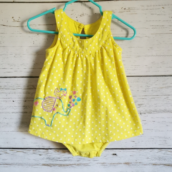 Bright and Summer-y sleeveless dress 6-12m